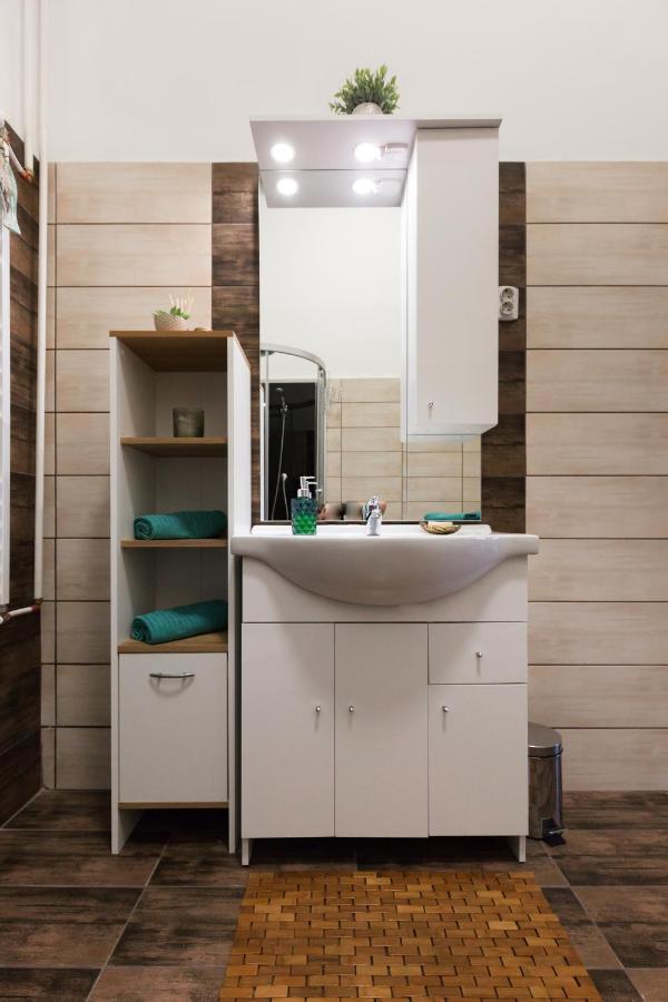 Eclectic Luxury & Spacious 2Br Ac Apt In Center Budapeşte Dış mekan fotoğraf