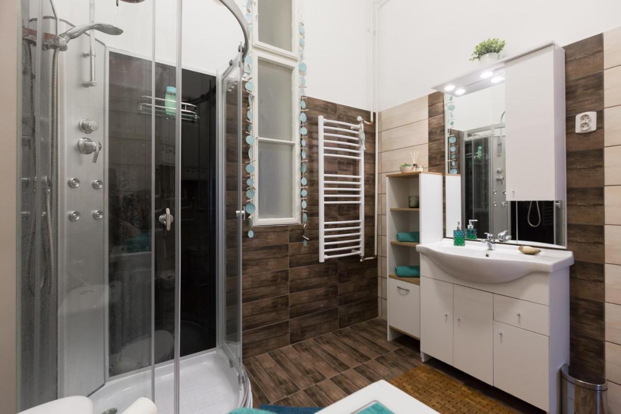 Eclectic Luxury & Spacious 2Br Ac Apt In Center Budapeşte Dış mekan fotoğraf